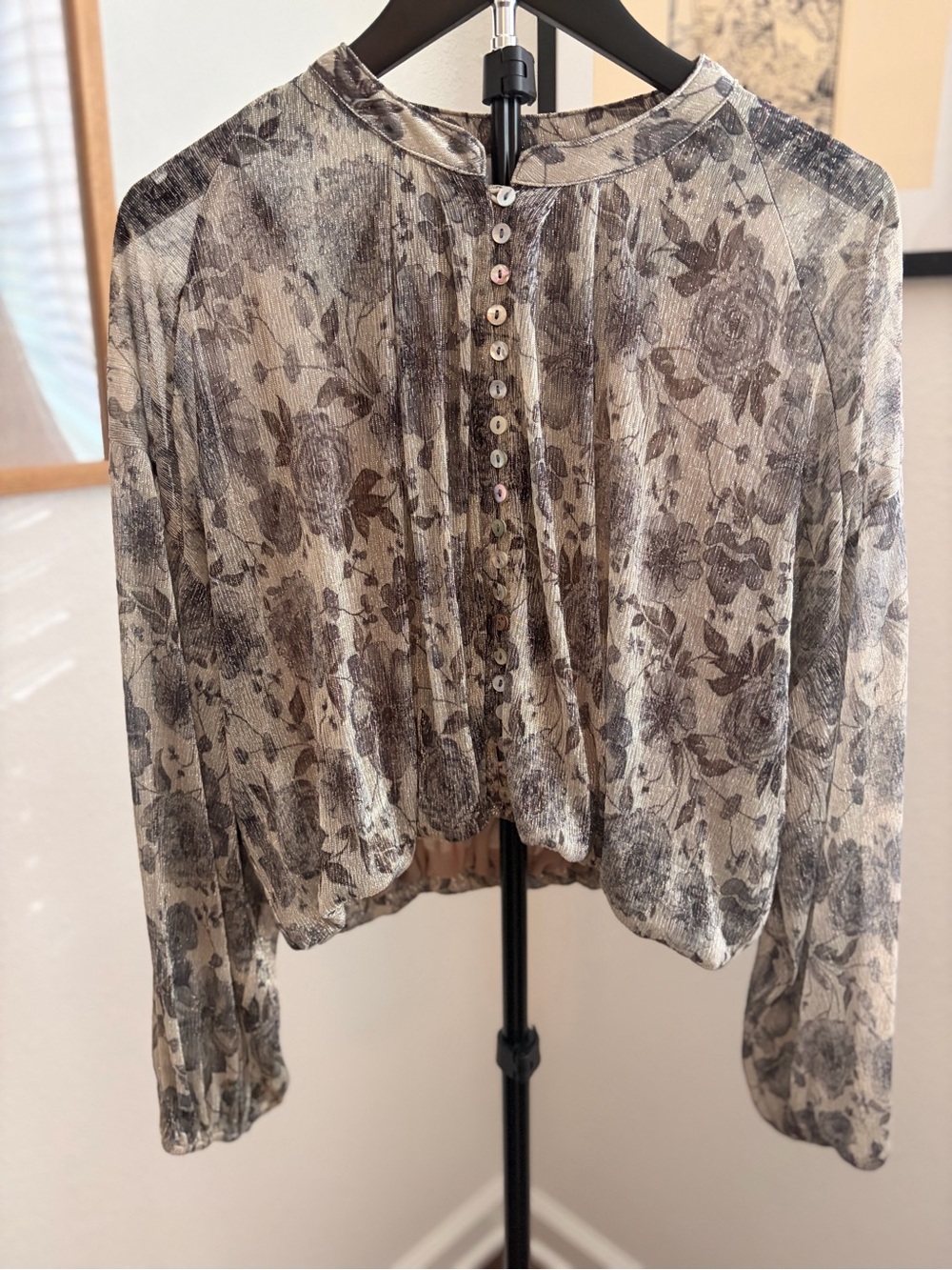 Dress Forum Shimmery Floral Button-Front Long Sleeve Top